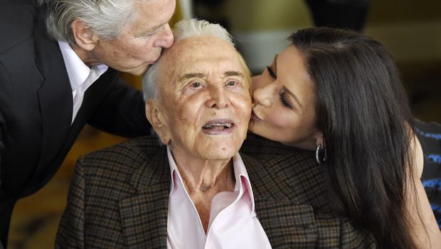 Кирк Дуглас оставил своих детей без наследства