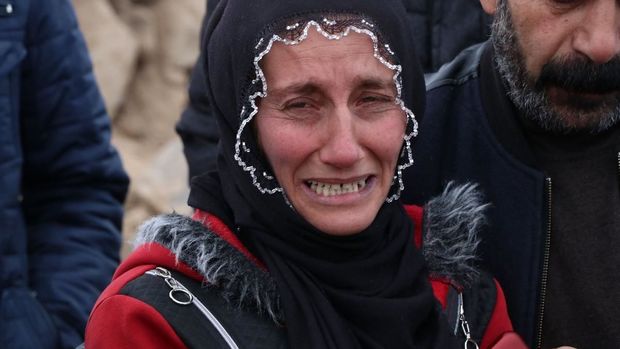 Ana paltar asmağa çıxdı, bütün ailəsi məhv oldu - FOTO