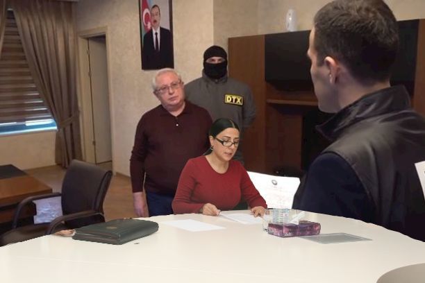 DTX-nin sorğuladığı xanım müavin işdən çıxarıldı