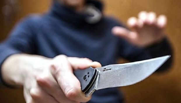 Bakıda ər arvadını bıçaqladı