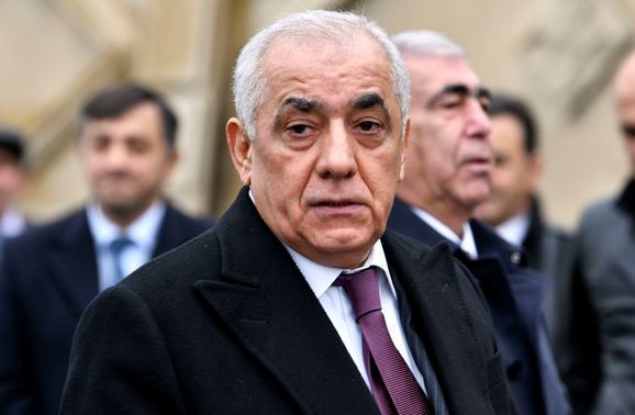 Премьер Азербайджана принял решение по школьным учебникам