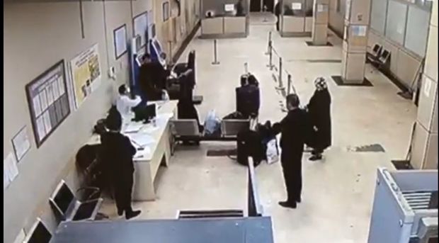 Koronavirusa yoluxan şəxs Azərbaycan gömrüyündə belə yoxlanılıb - VİDEO