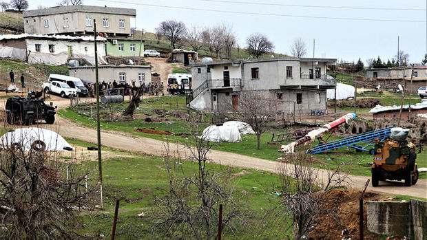 İki ailənin üzvləri arasında kütləvi dava düşdü, səkkiz nəfər yaralandı - VİDEO