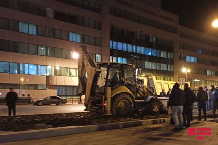 Şah İsmayıl Xətainin heykəlinin yeri dəyişdirildi — FOTOLAR