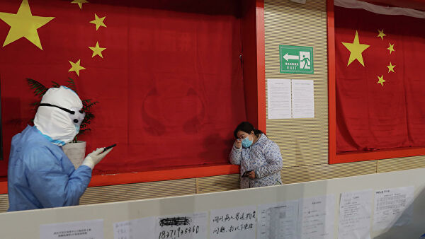 В Китае число жертв коронавируса достигло 2912