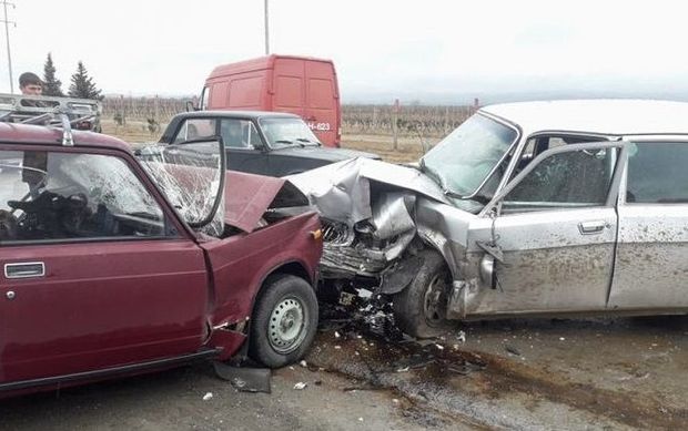 Göygöldə dəhşətli qəza: Ölən və yaralananlar var - FOTO