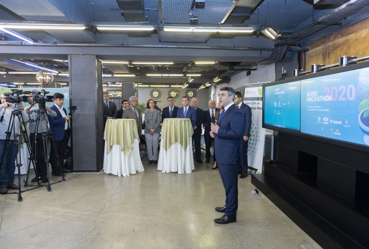 “AgroHackathon 2020” startap müsabiqəsinin qaliblərinin mükafatlandırılması mərasimi keçirilib