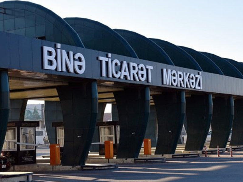 “Binə” ticarət mərkəzini su basıb