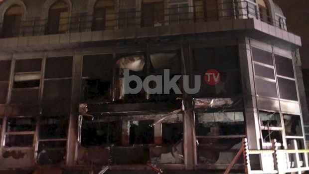 Сильный пожар в Баку тушили 11 противопожарных бригад - ФОТО/ВИДЕО