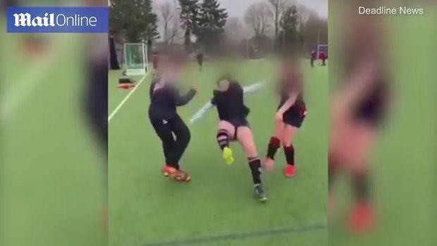 Школьница повредила позвоночник, выполняя опасный TikTok-челлендж - ВИДЕО