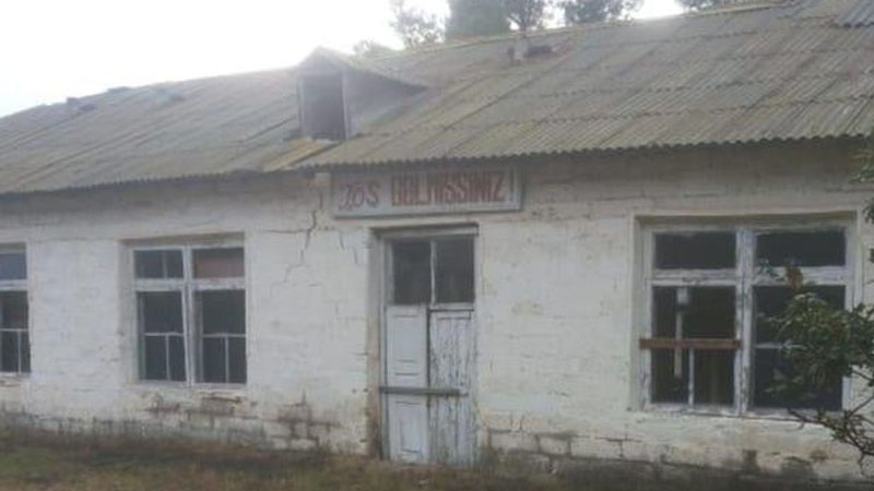 Dərs zamanı tavanı çökən məktəbdə tədris davam edir - GORANBOYDA BİABIRÇILIQ