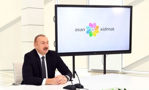 Prezident onun üçün xüsusi kreslo qoyulmasına irad bildirdi: “Adi stul yoxdur?” - VİDEO