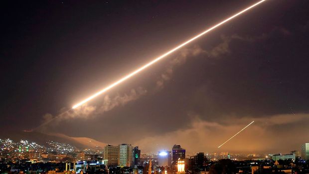 Suriyanın Homs şəhəri hava hücumuna məruz qalıb