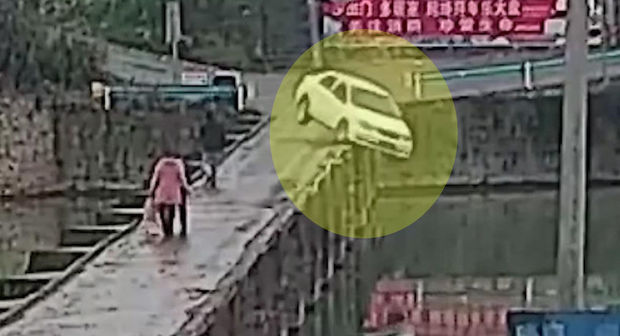 Sürücülük imtahanından 10 dəqiqə sonra maşını çayda batırdı - VİDEO