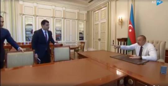 Prezident gənc icra başçısından özündən böyüyə yer verməsini istəyib - VİDEO