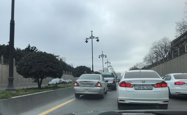 Bakıda zəncirvari qəza: Tıxac yarandı