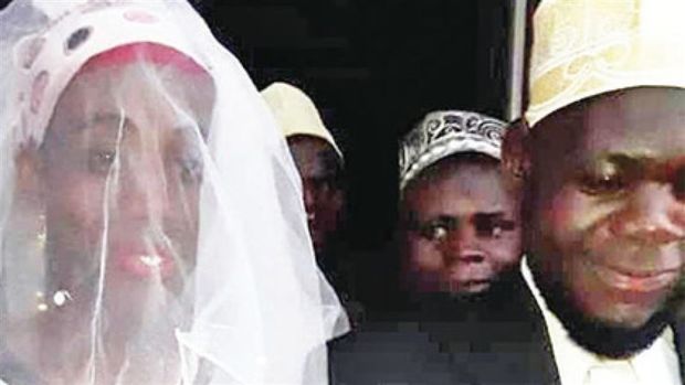 Угандиец выдавал себя за женщину, чтобы выйти замуж за богатого имама