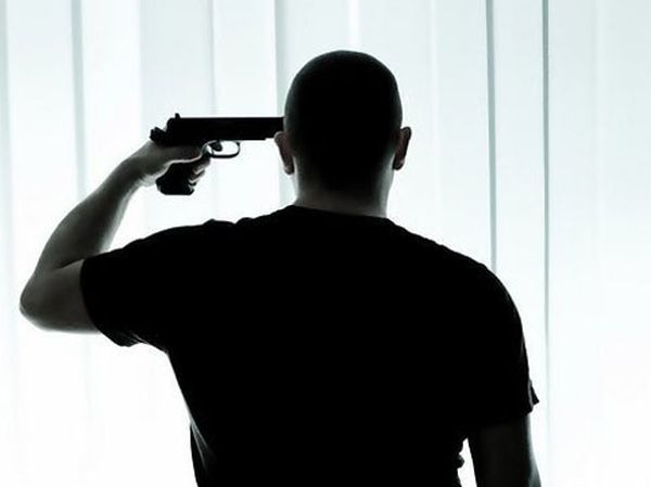 Tələbələrin əyləncə gecəsi: İçkili gənc özünü güllələyib öldürdü