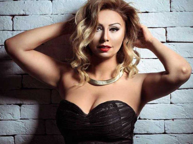 Роза Зяргярли подарила пять тысяч манатов влюбленной паре - ВИДЕО