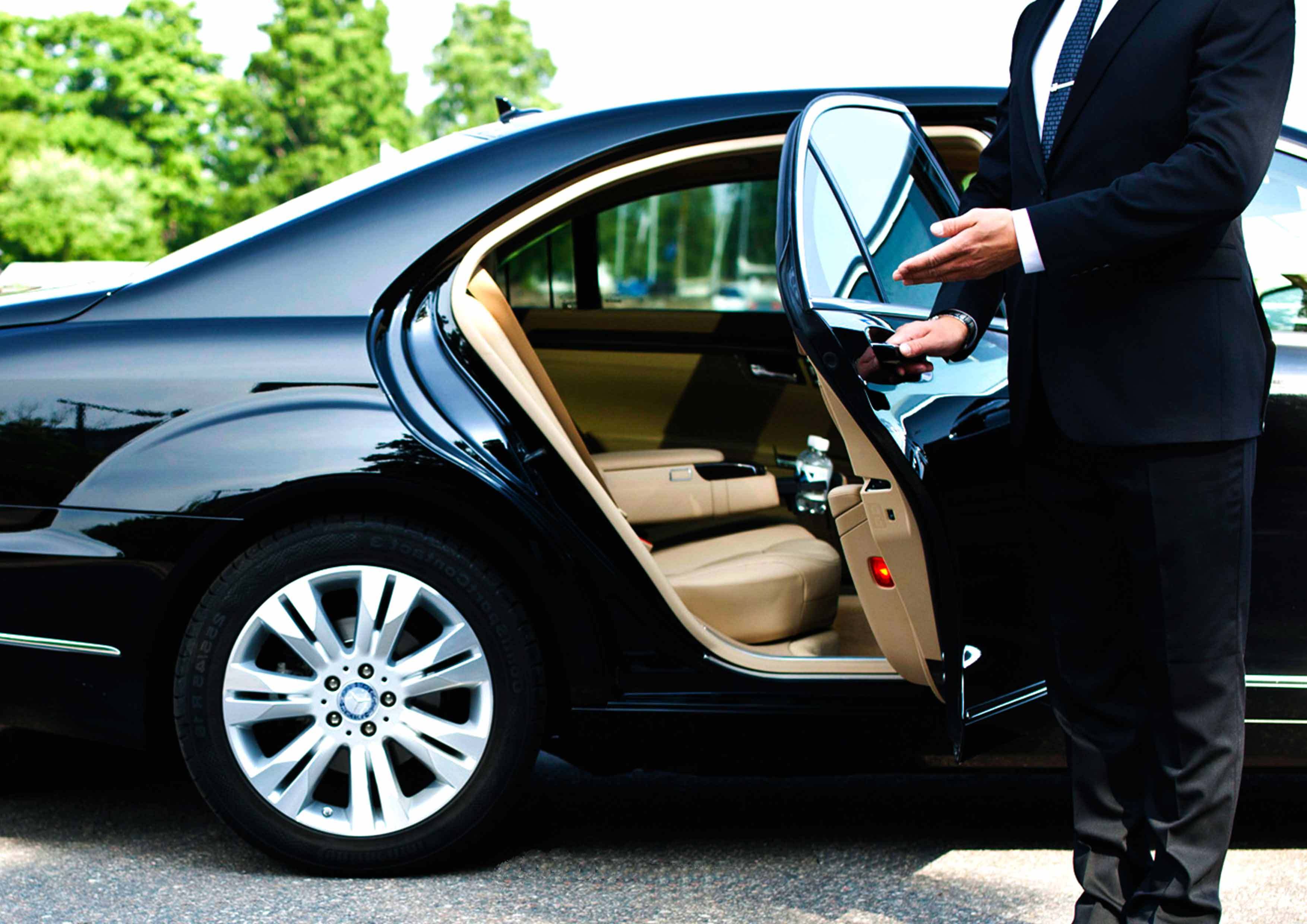 Milli Məclisin 16 deputatına xidməti avtomobil veriləcək - SİYAHI