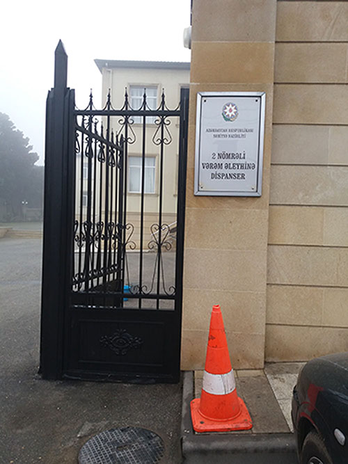 2 saylı tibb müəssisələri açıq vərəm xəstəxanasını top kimim biri biriniə atdılar - FOTO