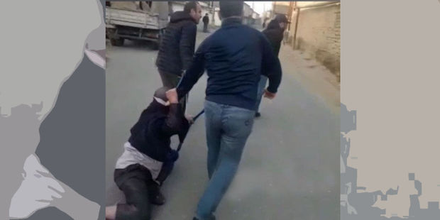 Analarının qəbrini təhqir edən kənd sakinini belə cəzalandırdılar - VİDEO