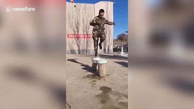 Çində polis suyun üzərində qaçmağı bacardı – VİDEO