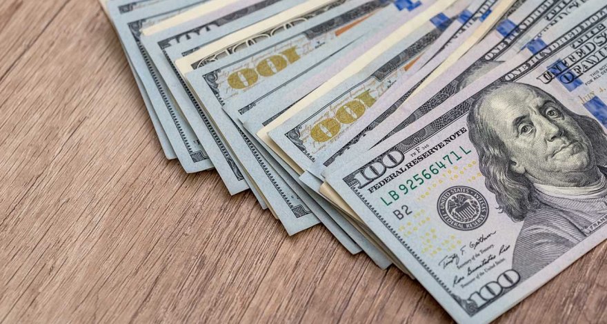 На валютном аукционе вырос спрос на доллар