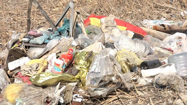 Ən yaxın zibil qutusu iki kilometr uzaqdadır - VİDEO