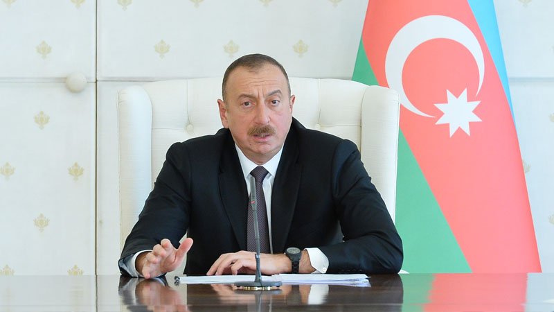 Prezident sədri işdən çıxardı (SƏRƏNCAM)