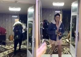 Bakıda masaj salonunda biabırçılıq - qızları maşına mindirib apardılar - VİDEO