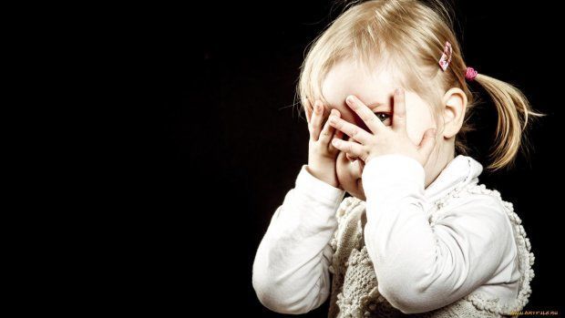 В России ребенок провел два дня с мертвой матерью