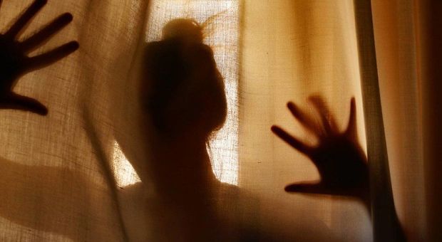 Bakıda gənc kişidən ağlasığmaz əməl: Yeniyetmə qızı heroinlə uyuşdurub zorladı