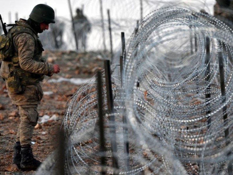 Dominikan sərhədlərini bağladı