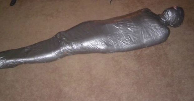 Çamadandan yapışqan lentlə sarılmış meyit çıxdı