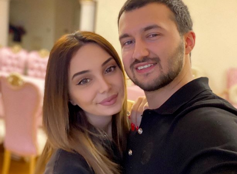 Xatirənin qardaşından arvadı ilə maskalı səmimi FOTO