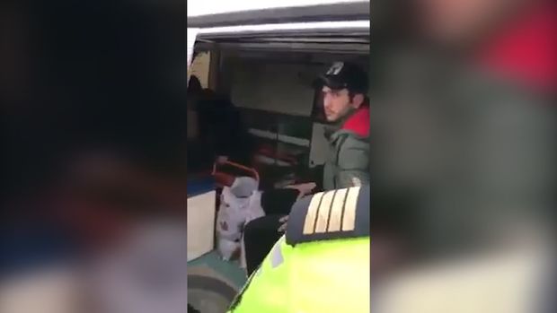 Təcili tibbi yardım maşınında Bakıya sərnişin daşınır – VİDEO