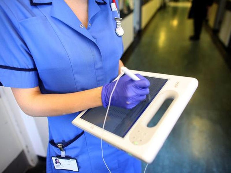 Koronavirusdan təkcə yaşlılar ölmür - 18 yaşlı gənc də bu xəstəliyin qurbanı oldu