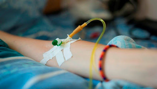 Alt paltarı ilə küçədə gəzən məktəbli zəhərlənmə diaqnozu ilə xəstəxanaya yerləşdirildi