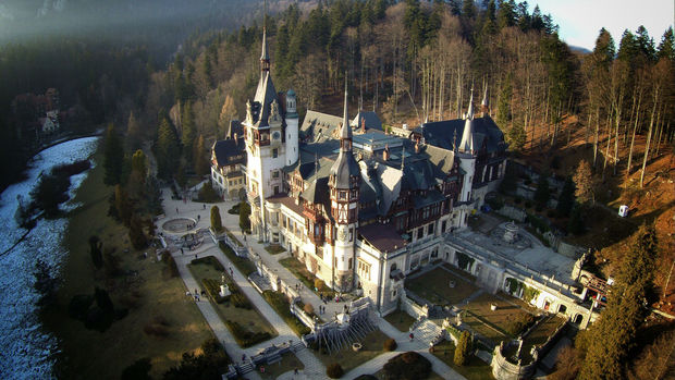 Karantində qalmaq üçün kral qəsri təklif olundu - FOTO