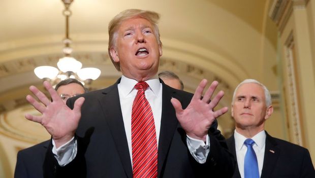 Трамп счел гибель 200 тысяч американцев от вируса 