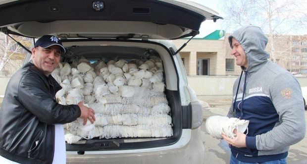 Азербайджанец раздал медицинские маски россиянам - ФОТО/ВИДЕО