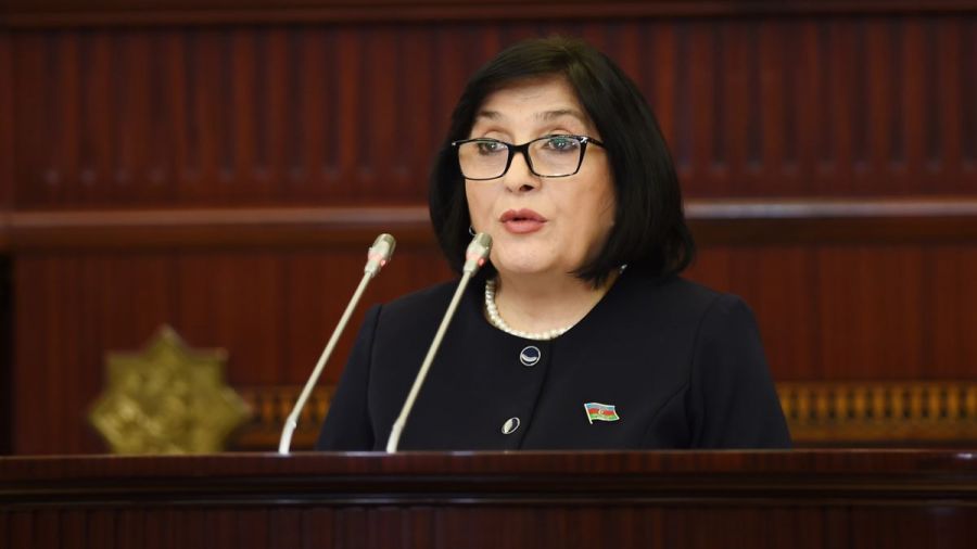 Milli Məclis sədri kreslonu dəyişdirdi - Nümunəvi addım