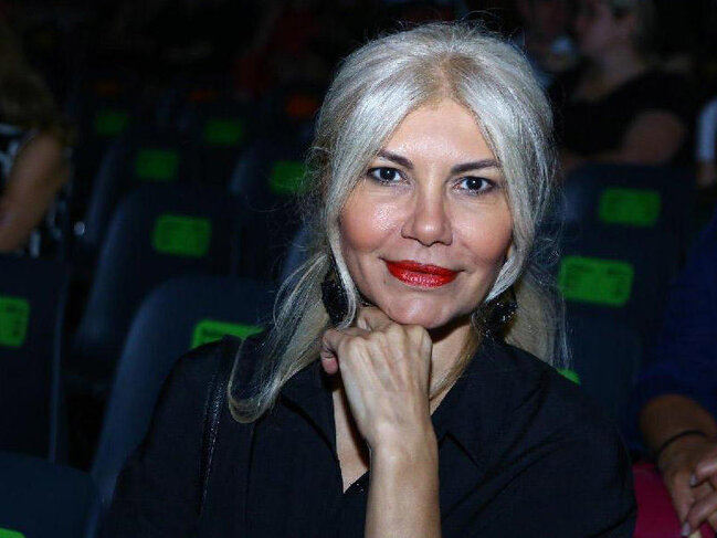 Nərgiz Cəlilova qızı və çinli kürəkəninin fotosunu paylaşdı