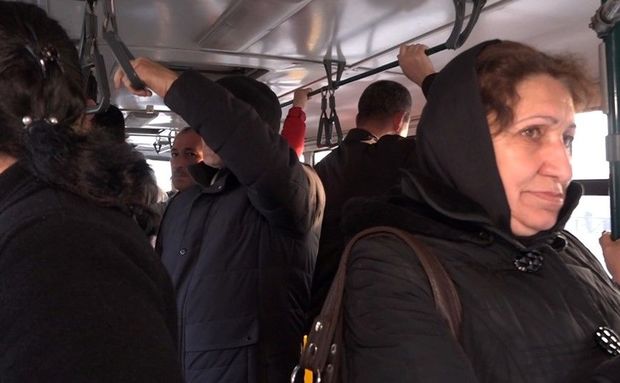 Bakıda sərnişin avtobuslarında təhlükəli vəziyyət - VİDEO