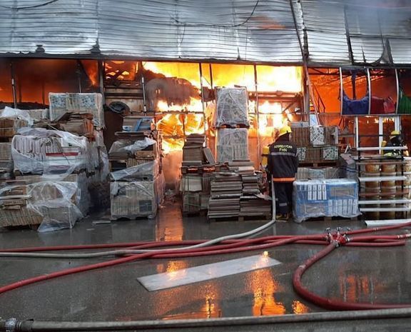 Bakıda tikinti materialları bazarında güclü yanğın