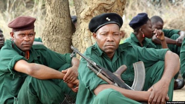 Hərbçi paltarı geymiş cinayətkarlar yaşlı qadını zorlayaraq qətlə yetiriblər