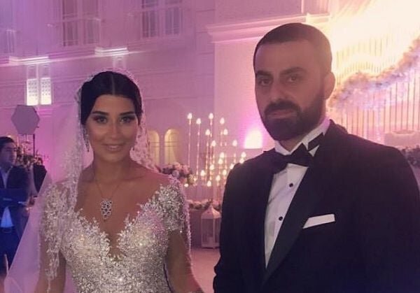Əməkdar artistin türkə ərə gedən qızı Bakıya qayıtdı