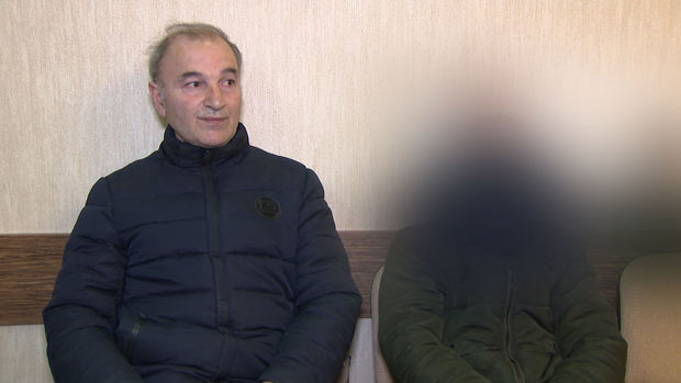 Bakıda ata və azyaşlı oğlu SMS icazə üçün 90 mesaj göndərdi - VİDEO