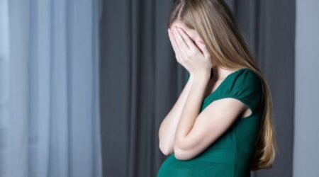 59 yaşlı müəllimindən hamilə qalan məktəbli ilə bağlı RƏSMİ AÇIQLAMA